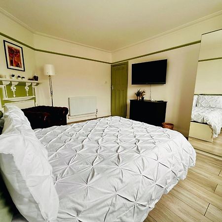 Rest Boutique Golders Green Londen Buitenkant foto