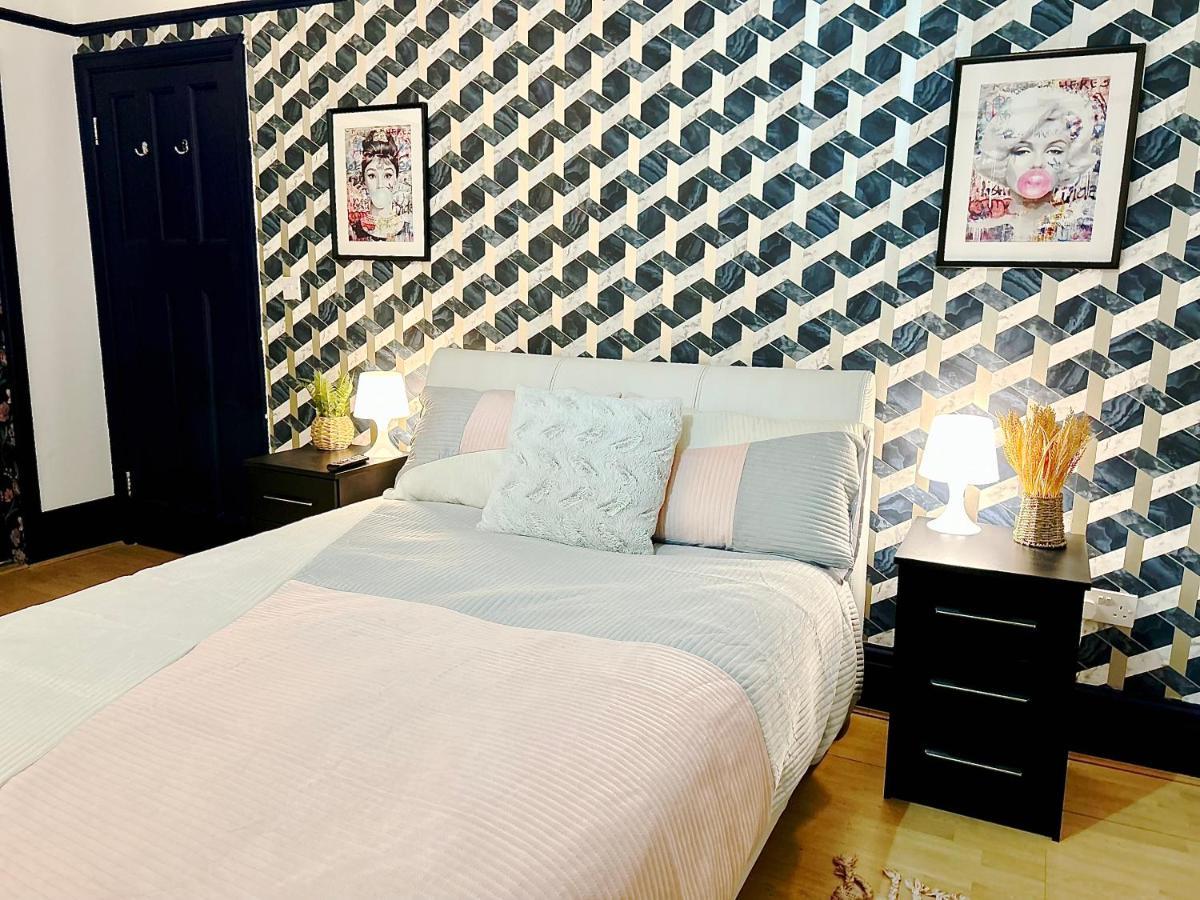 Rest Boutique Golders Green Londen Buitenkant foto