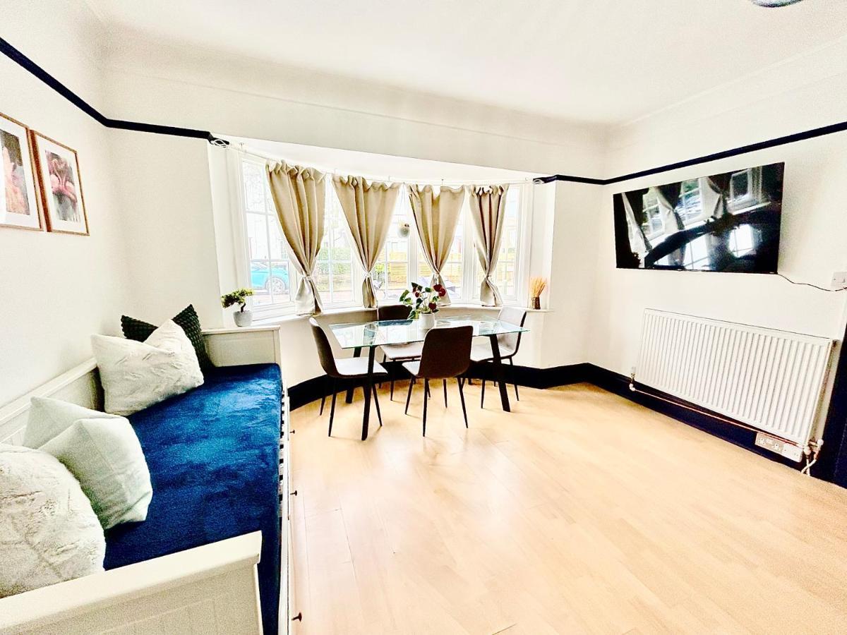 Rest Boutique Golders Green Londen Buitenkant foto