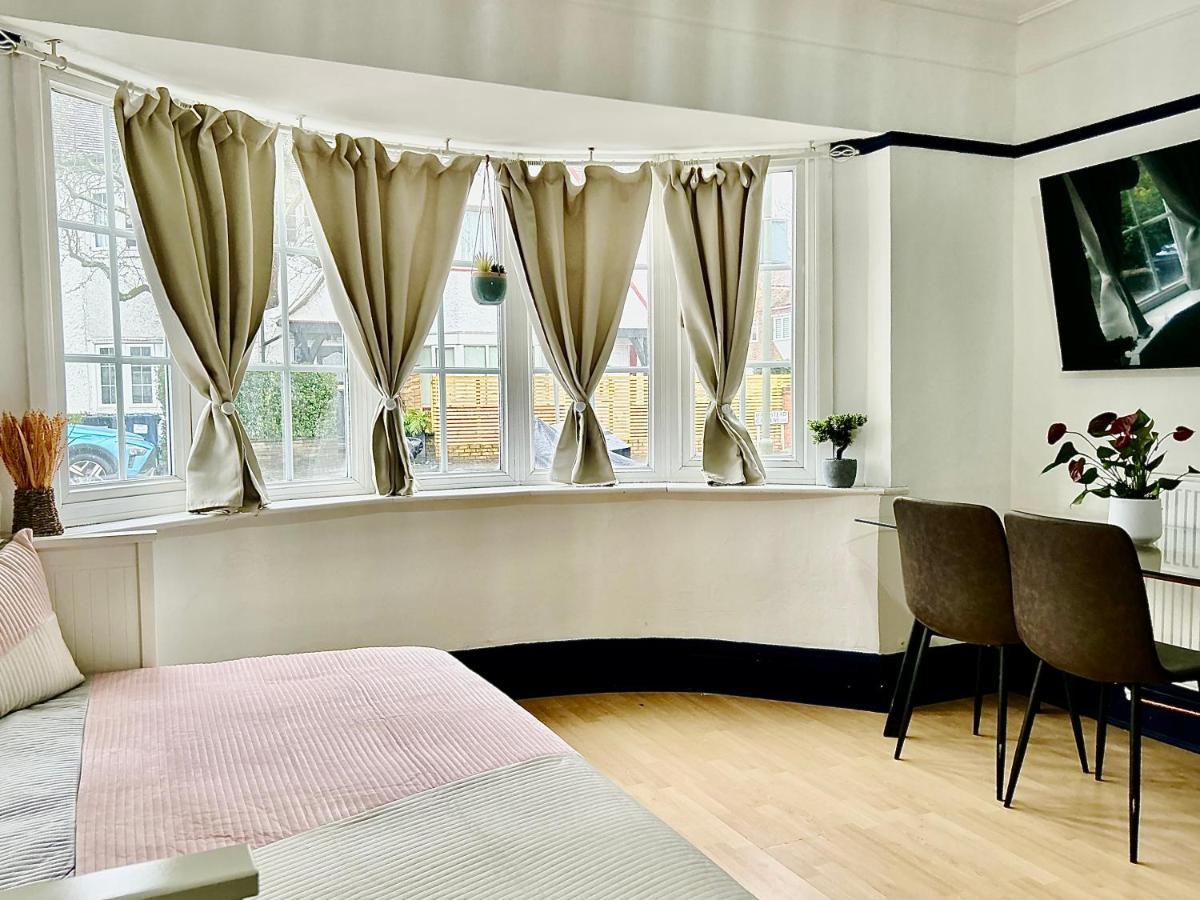 Rest Boutique Golders Green Londen Buitenkant foto