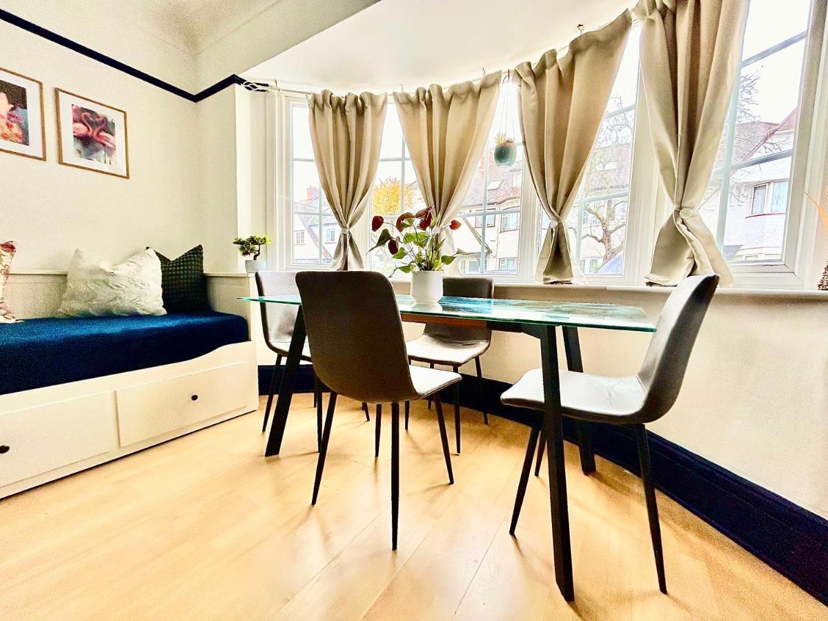 Rest Boutique Golders Green Londen Buitenkant foto
