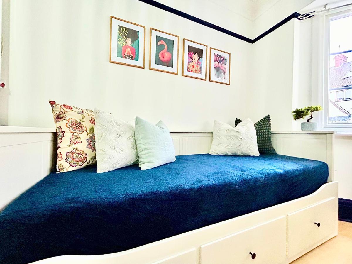 Rest Boutique Golders Green Londen Buitenkant foto