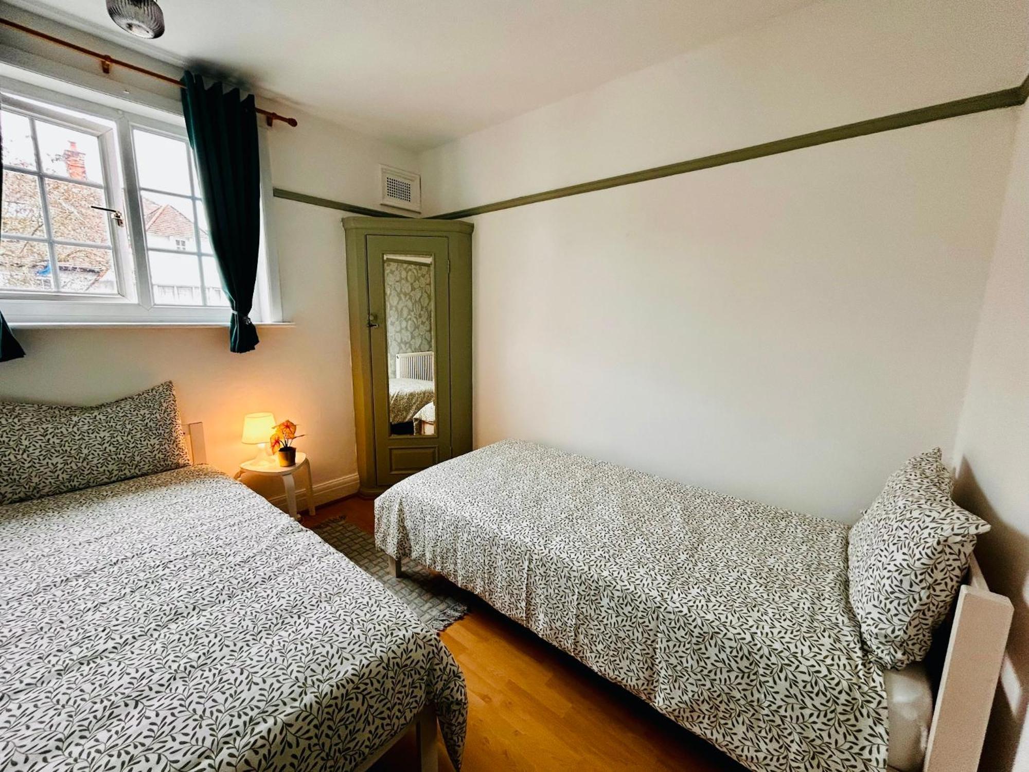 Rest Boutique Golders Green Londen Buitenkant foto