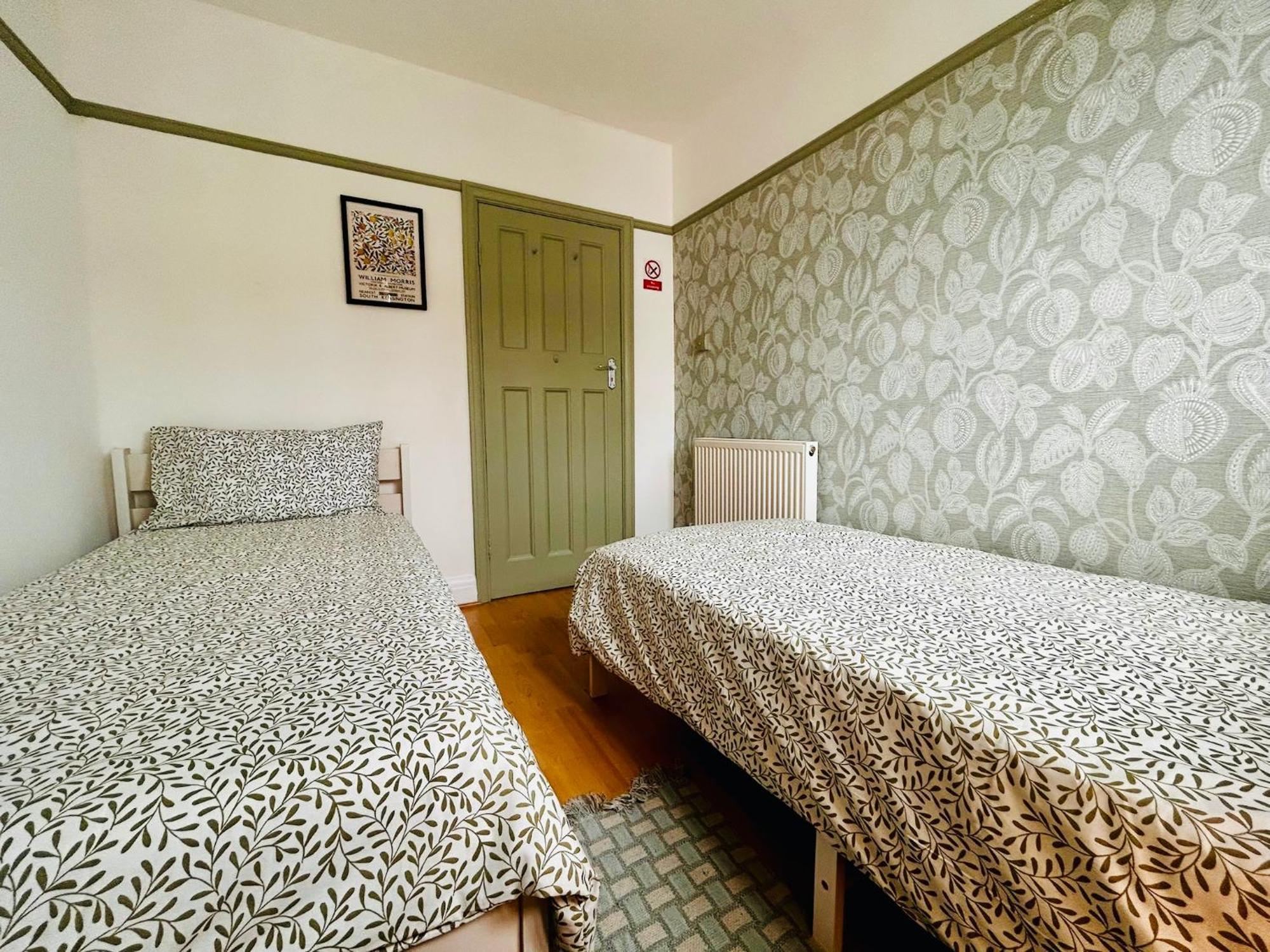 Rest Boutique Golders Green Londen Buitenkant foto